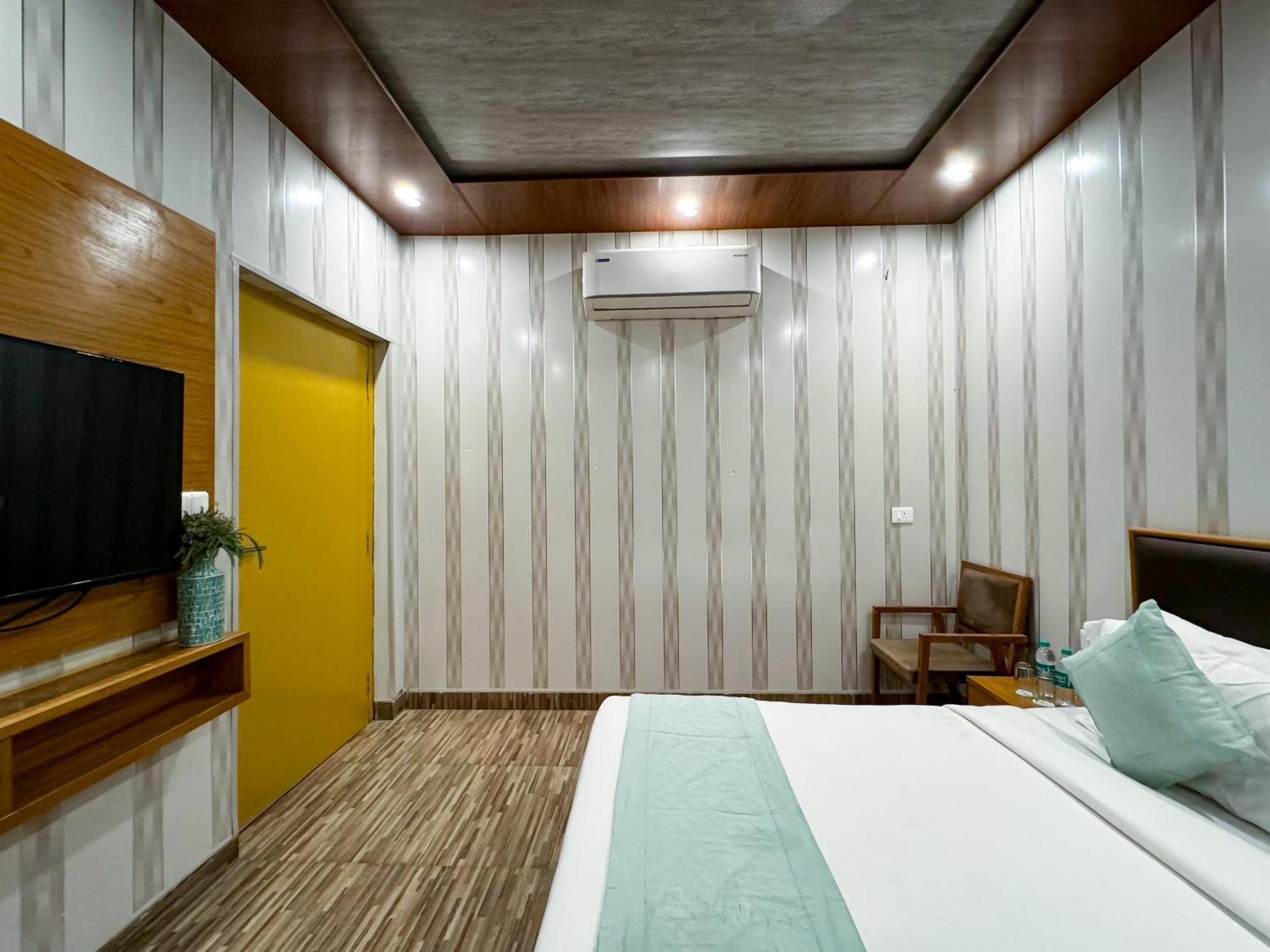 The White Oak Corbett Spa & Resort Rāmnagar Exteriör bild