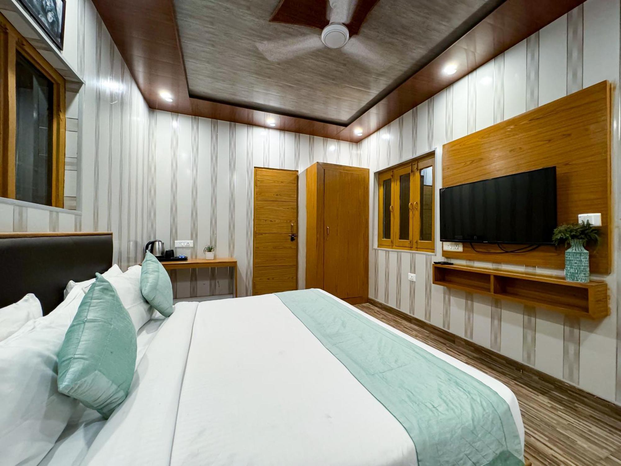 The White Oak Corbett Spa & Resort Rāmnagar Exteriör bild
