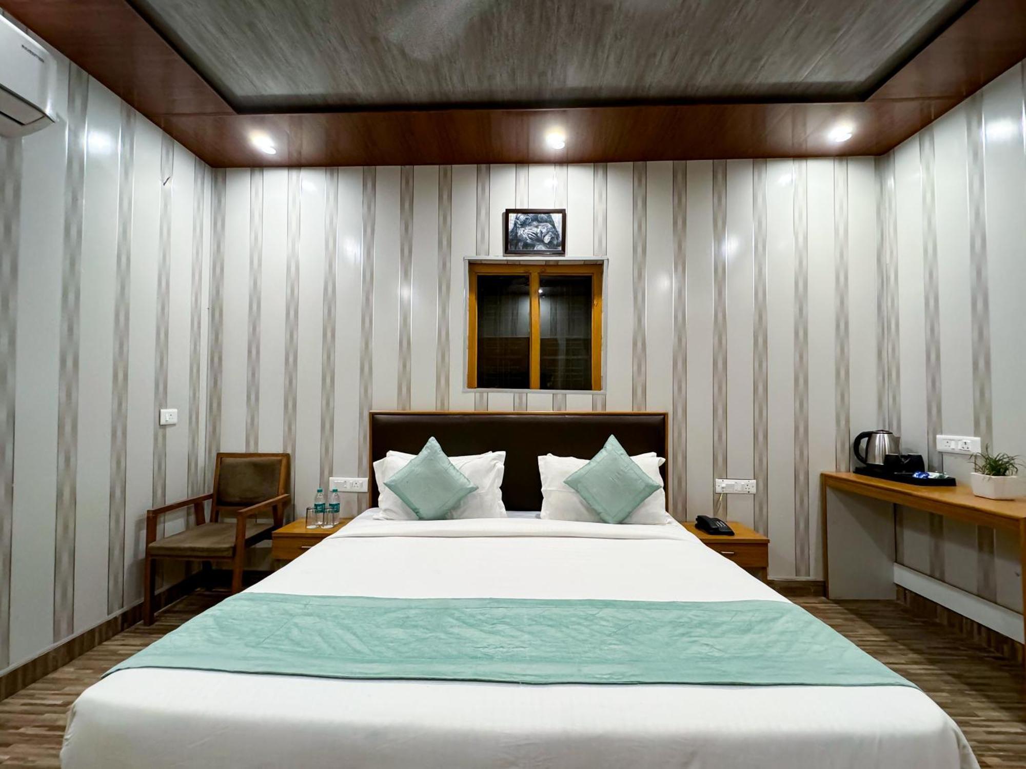 The White Oak Corbett Spa & Resort Rāmnagar Exteriör bild