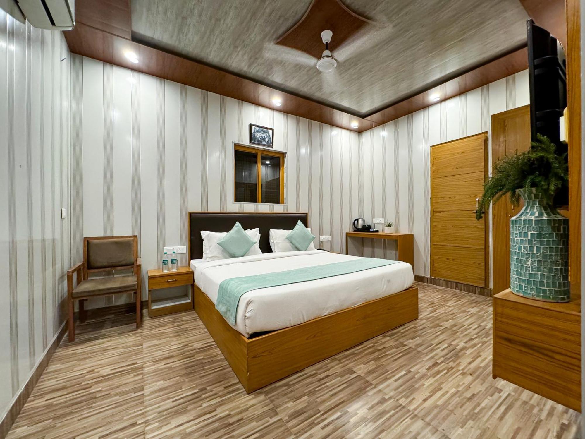 The White Oak Corbett Spa & Resort Rāmnagar Exteriör bild
