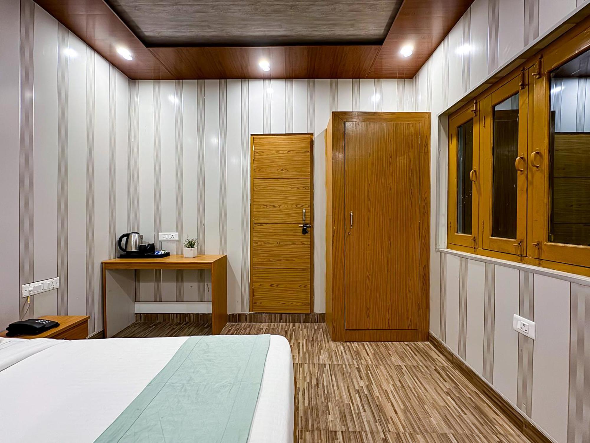 The White Oak Corbett Spa & Resort Rāmnagar Exteriör bild