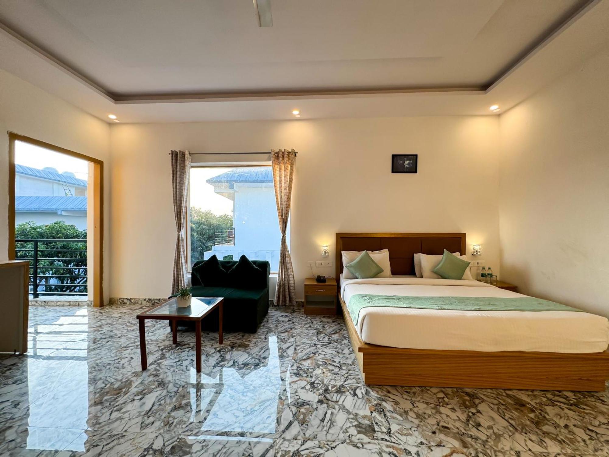 The White Oak Corbett Spa & Resort Rāmnagar Exteriör bild