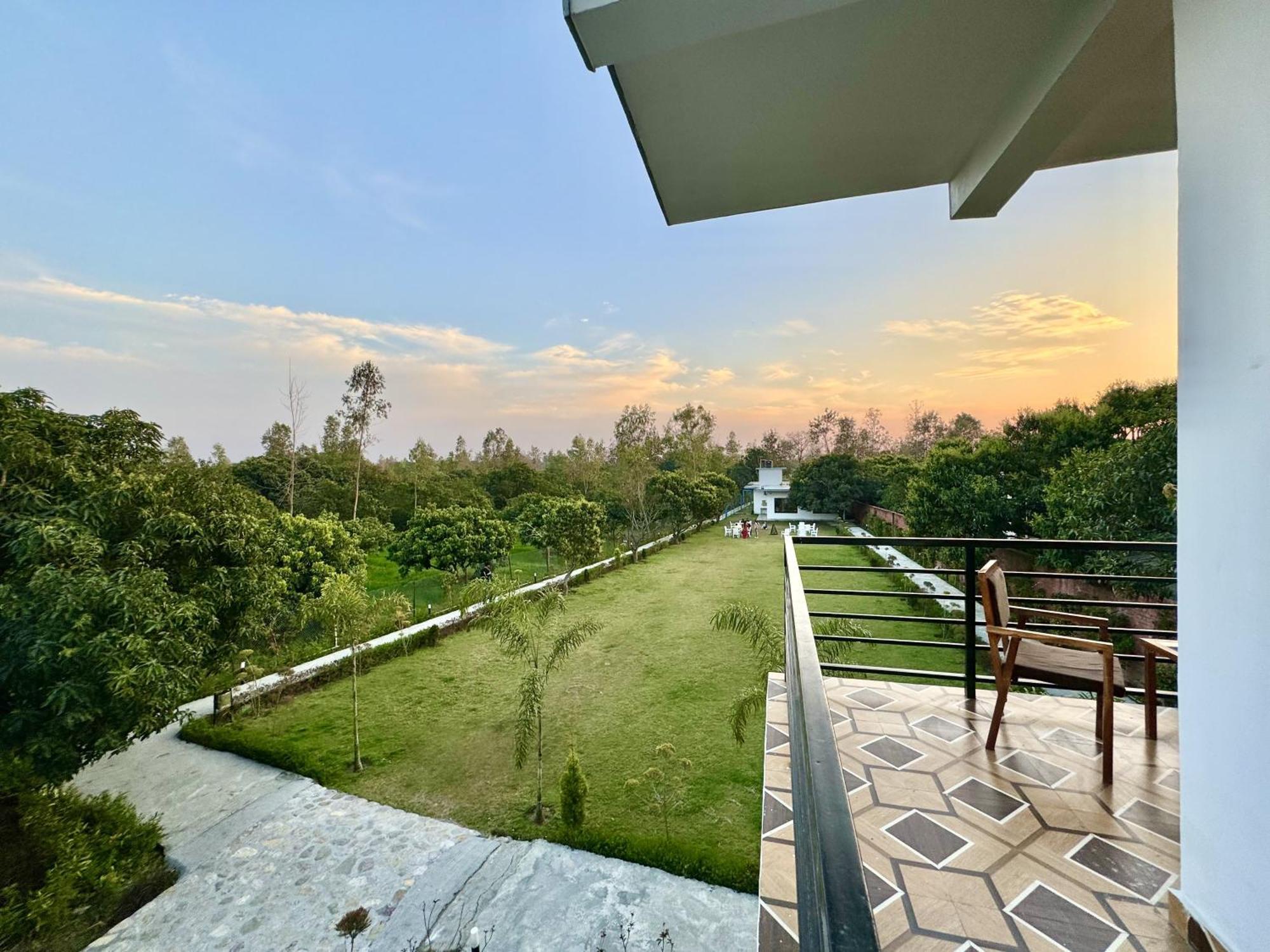 The White Oak Corbett Spa & Resort Rāmnagar Exteriör bild
