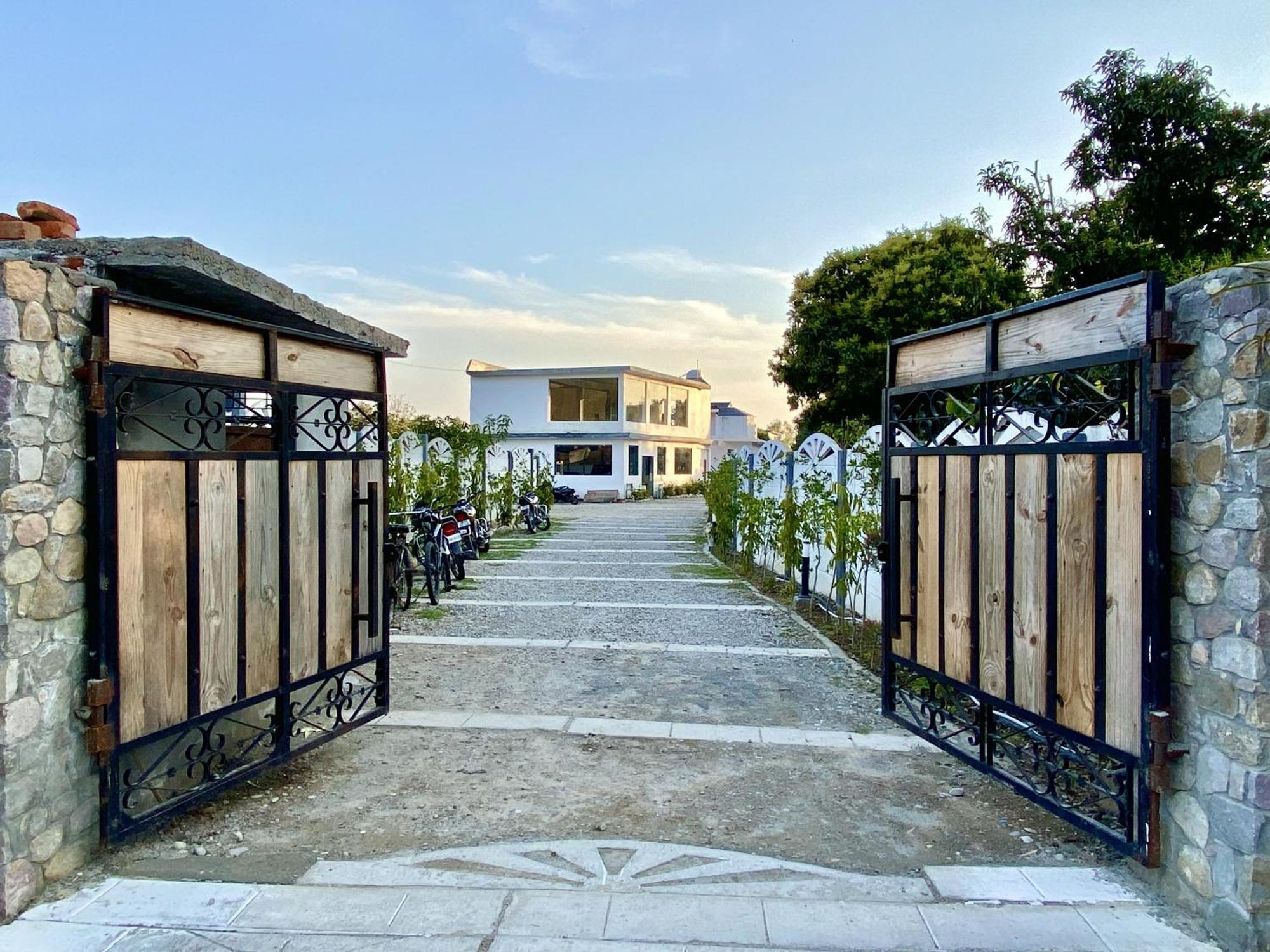 The White Oak Corbett Spa & Resort Rāmnagar Exteriör bild