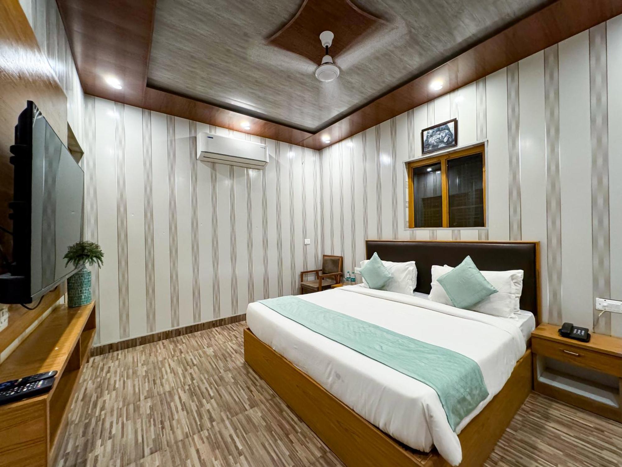 The White Oak Corbett Spa & Resort Rāmnagar Exteriör bild