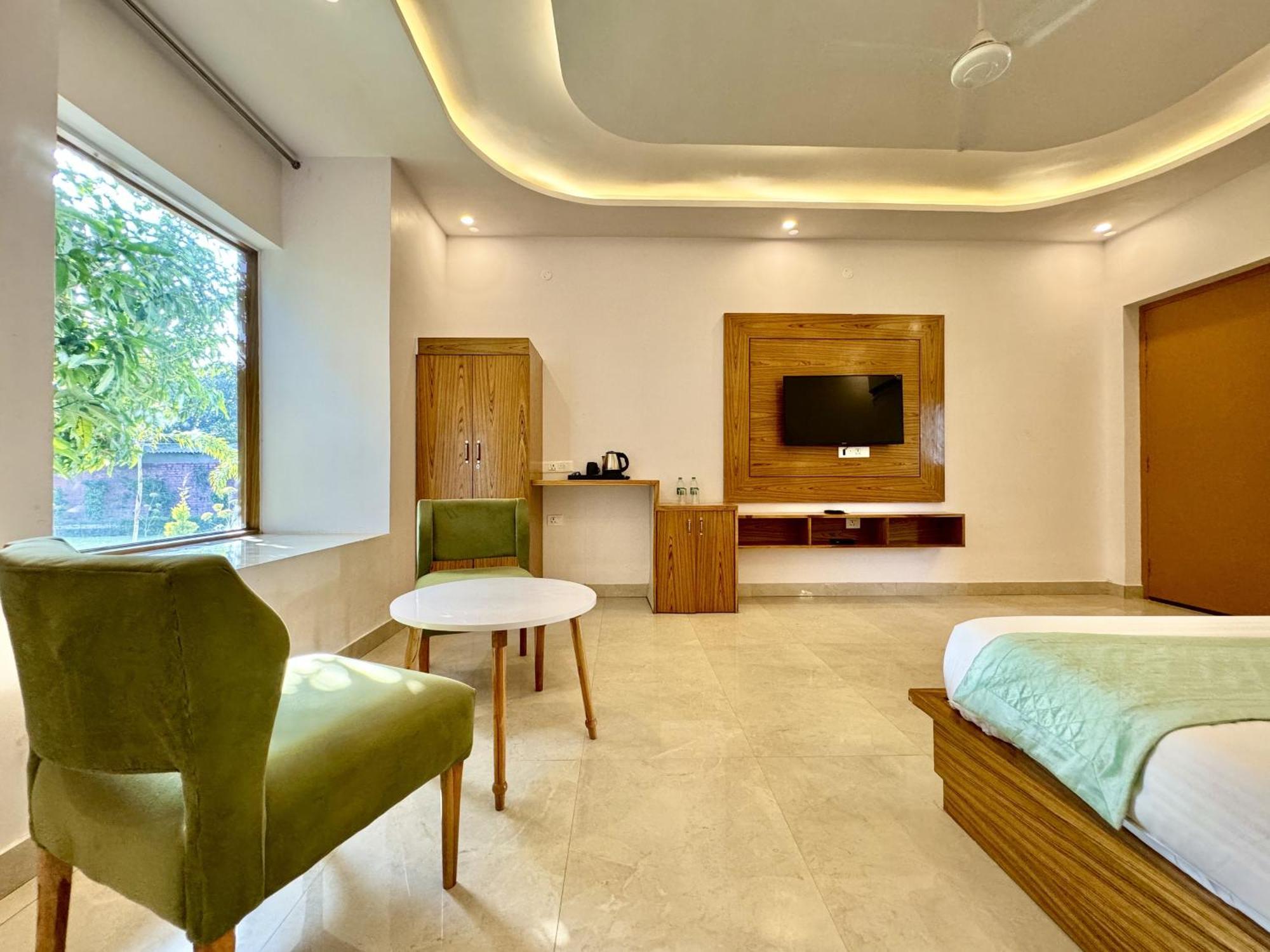The White Oak Corbett Spa & Resort Rāmnagar Exteriör bild